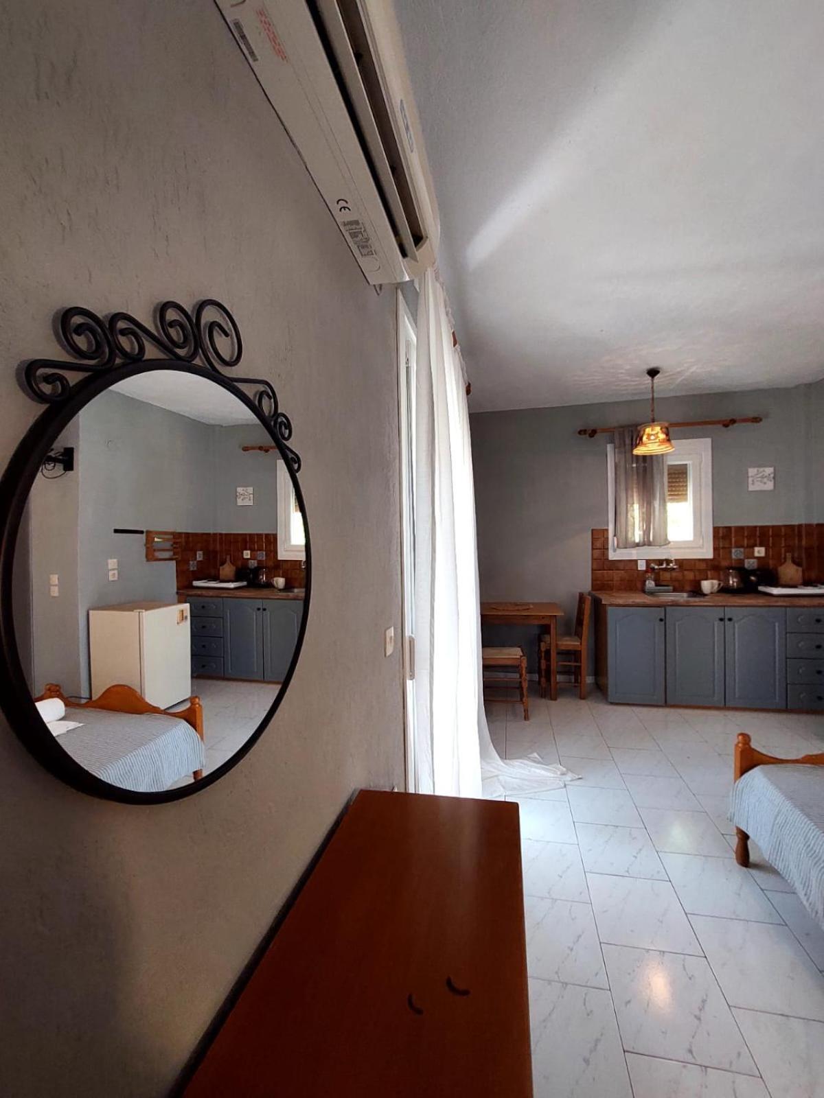 Georgia Apartments Stafylos Ngoại thất bức ảnh