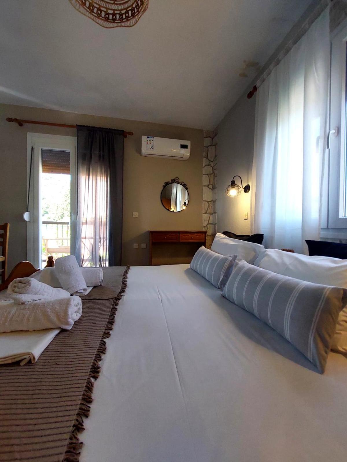 Georgia Apartments Stafylos Ngoại thất bức ảnh
