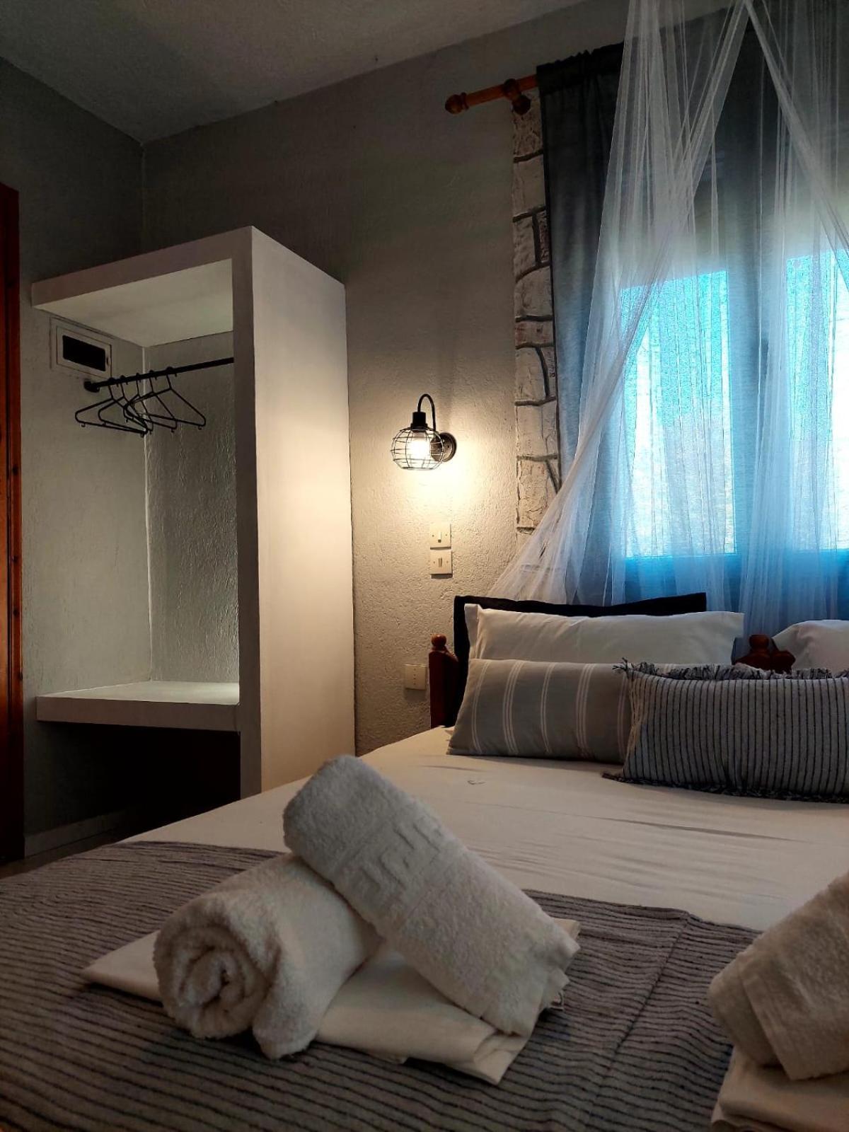 Georgia Apartments Stafylos Phòng bức ảnh