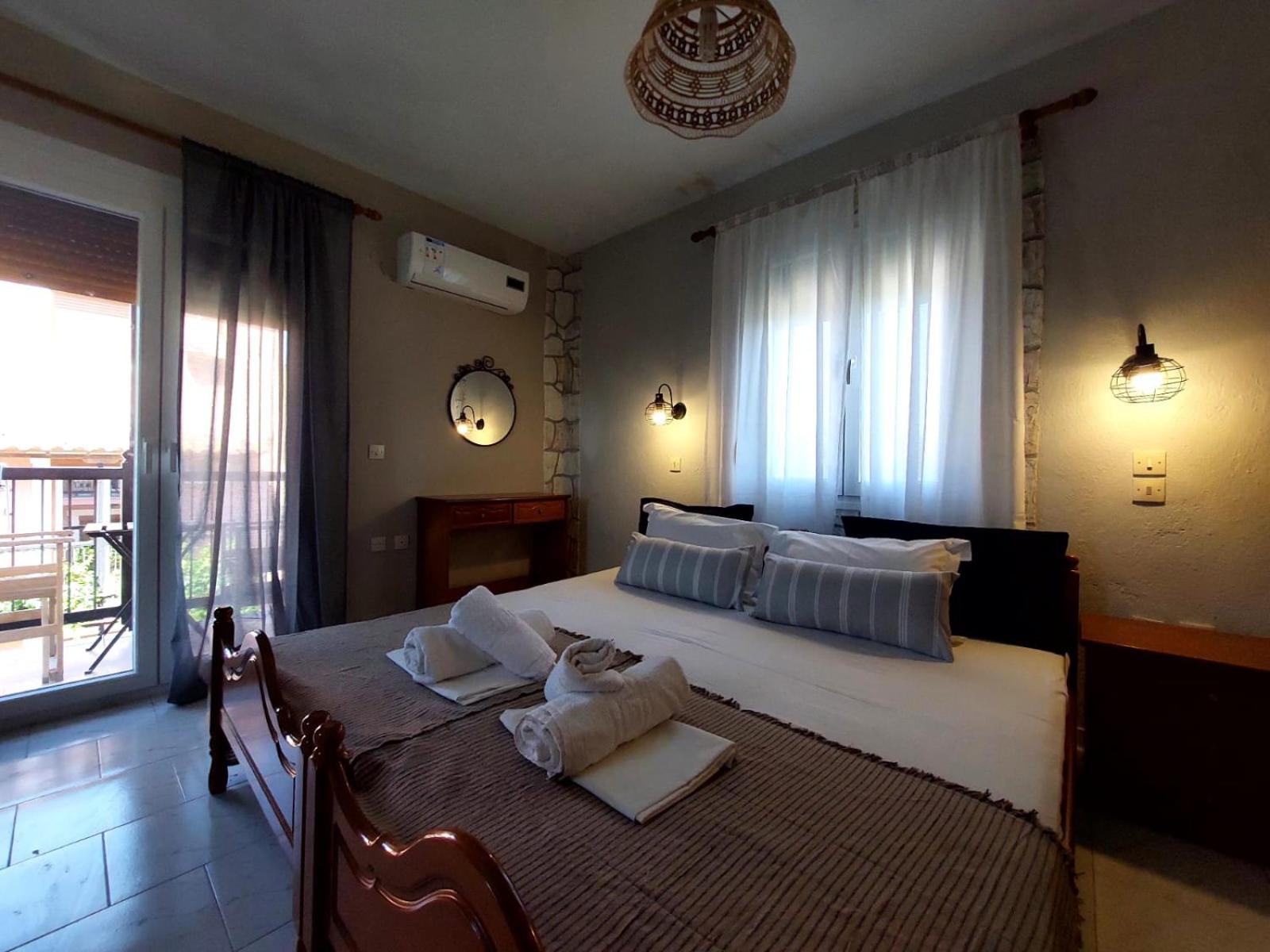 Georgia Apartments Stafylos Phòng bức ảnh
